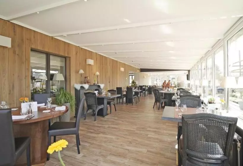 Отель Auberge La Hutte Lurette