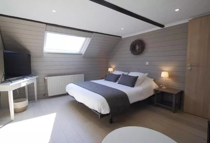 Отель Auberge La Hutte Lurette