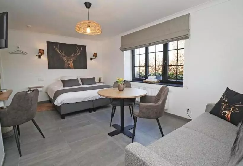 Отель Auberge La Hutte Lurette