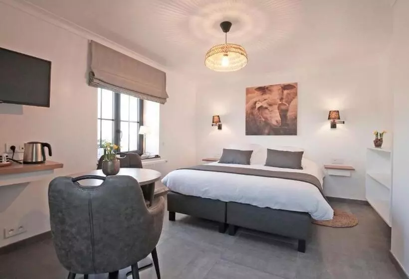 Отель Auberge La Hutte Lurette