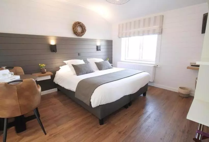 Отель Auberge La Hutte Lurette