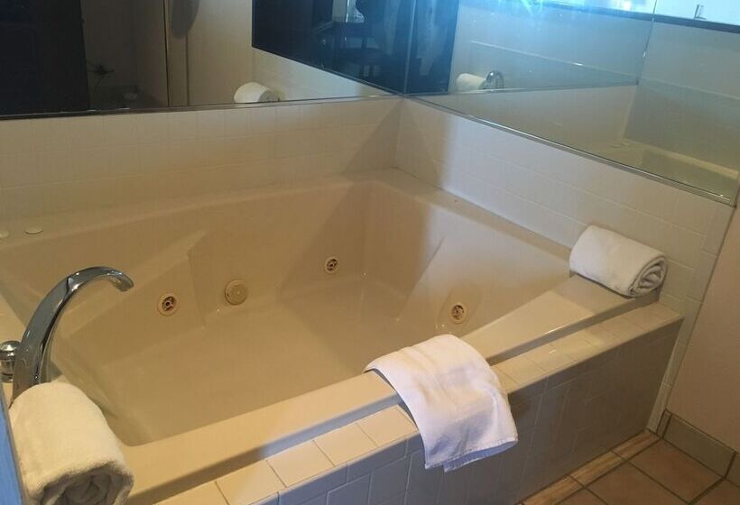 酒店 Derby Inn & Suites