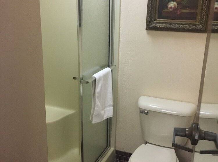 酒店 Derby Inn & Suites