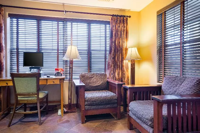 호텔 Econo Lodge Hadley Near University