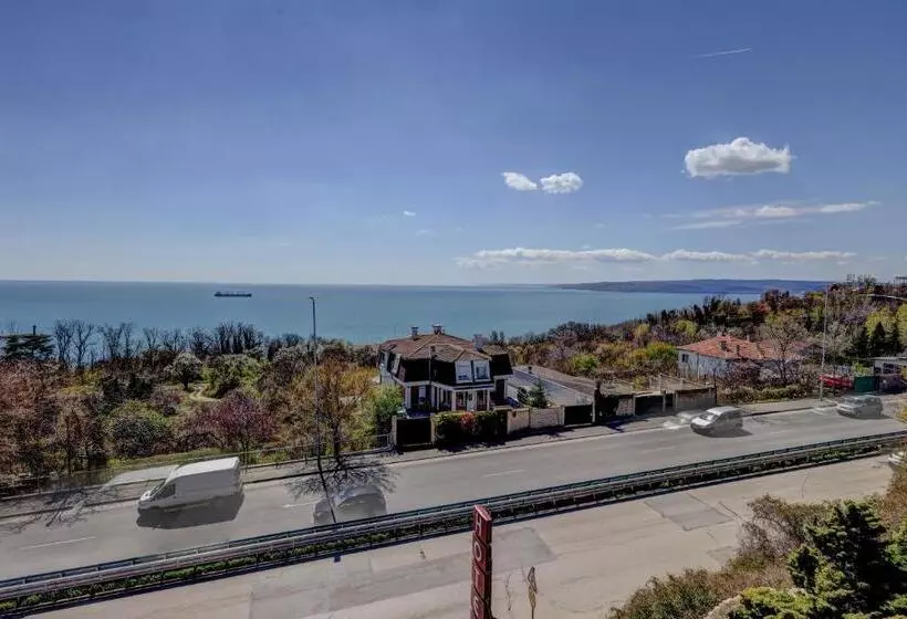 בית מלון כפרי Ellinis