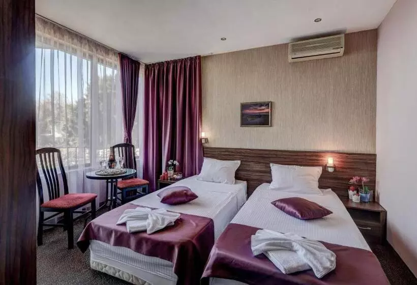 בית מלון כפרי Ellinis