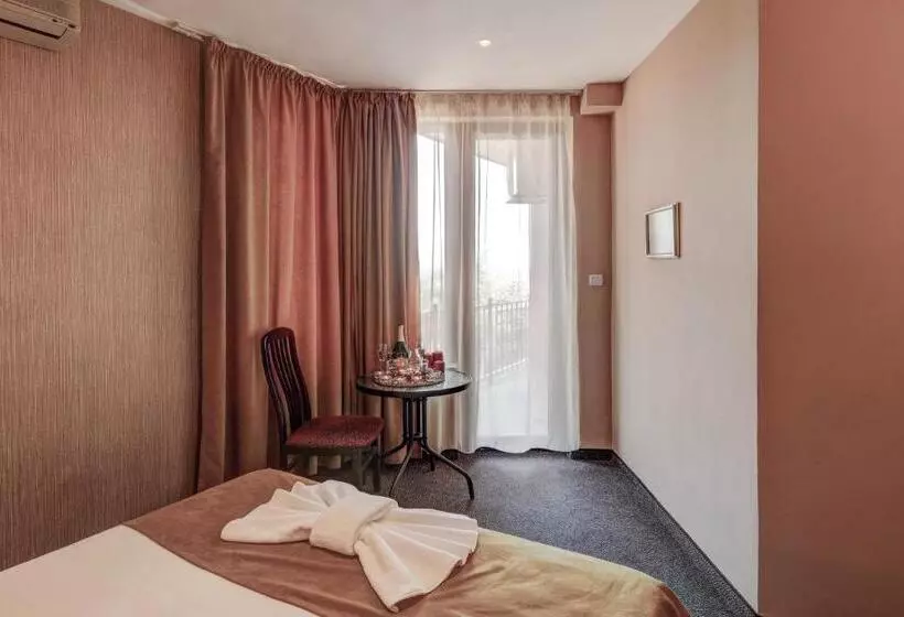 בית מלון כפרי Ellinis