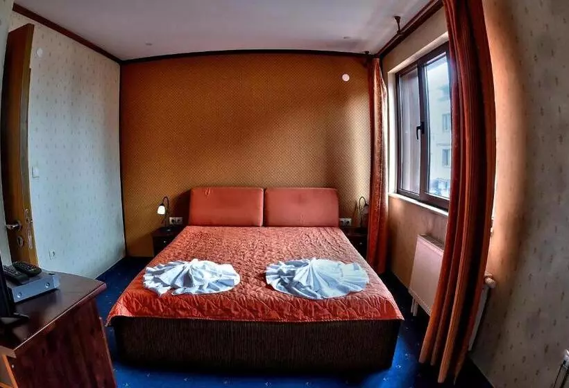 בית מלון כפרי Friends