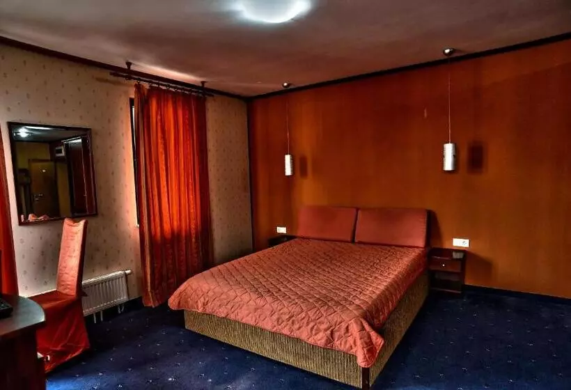 בית מלון כפרי Friends