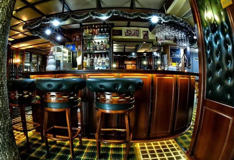 בית מלון כפרי Friends