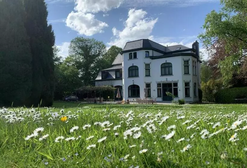 Отель L étape Fagnarde Bed, Breakfast & Sauna