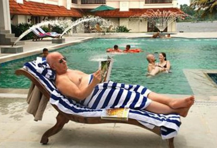 Hotel Lemon Tree Vembanad Lake Resort, Kerala