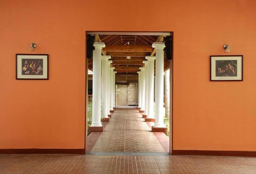 Hotel Lemon Tree Vembanad Lake Resort, Kerala