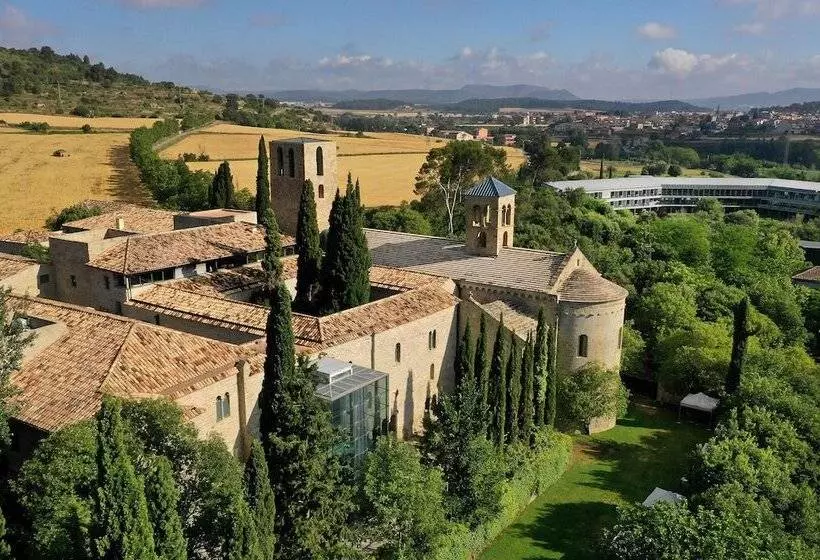 ホテル Món Sant Benet