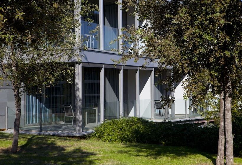 Отель Món Sant Benet