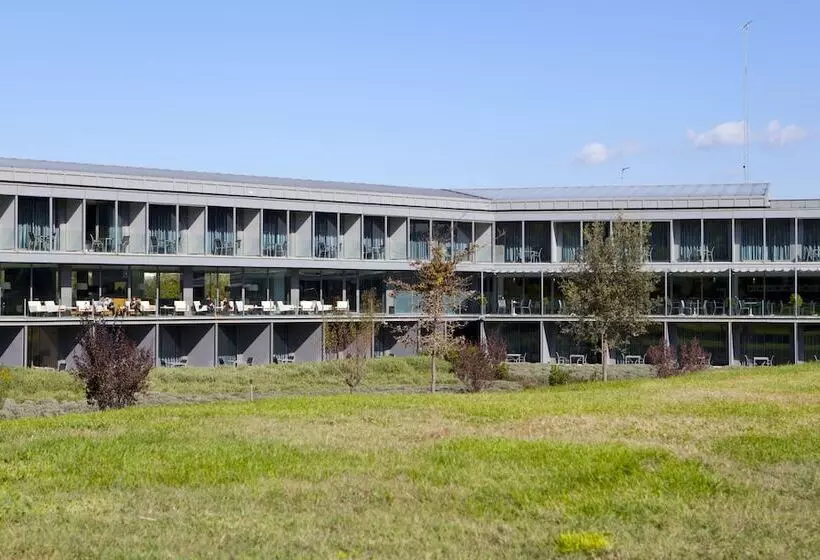 ホテル Món Sant Benet