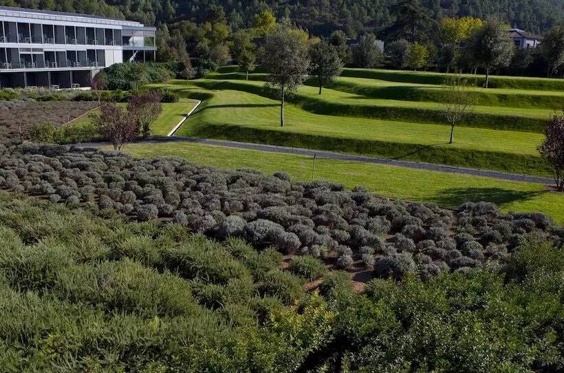 ホテル Món Sant Benet