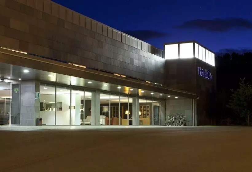 ホテル Món Sant Benet