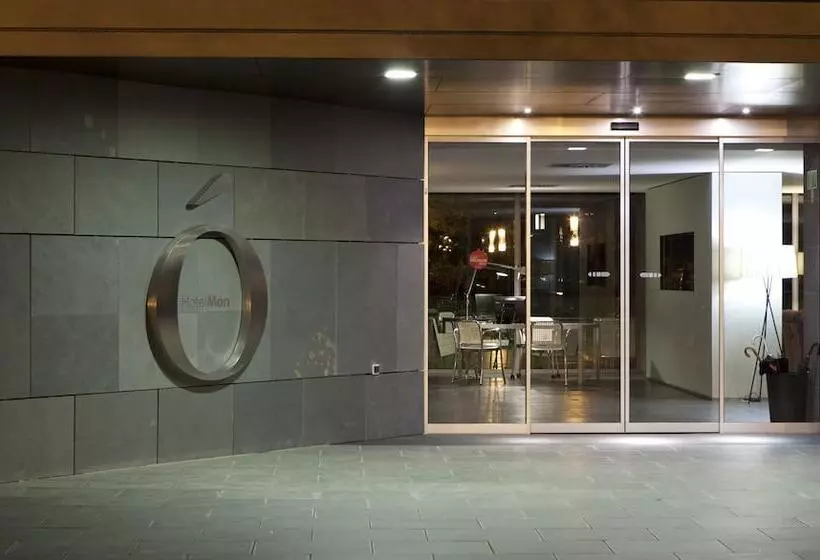 ホテル Món Sant Benet