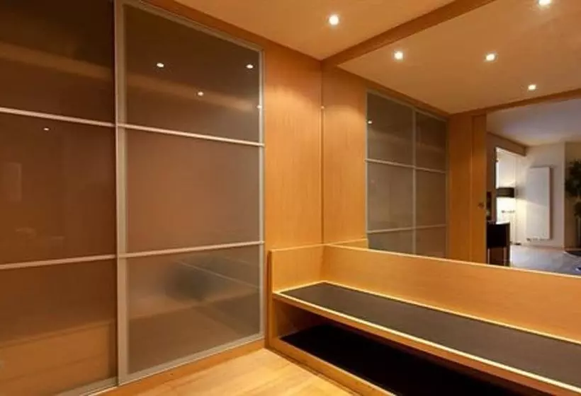 ホテル Món Sant Benet