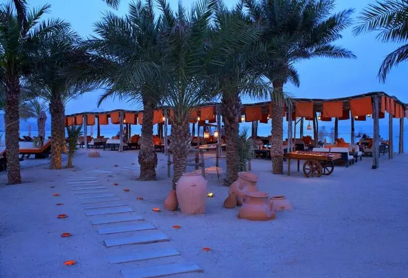 Отель Six Senses Zighy Bay