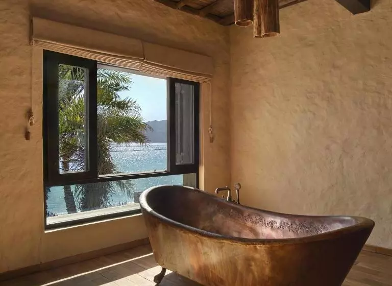 Отель Six Senses Zighy Bay