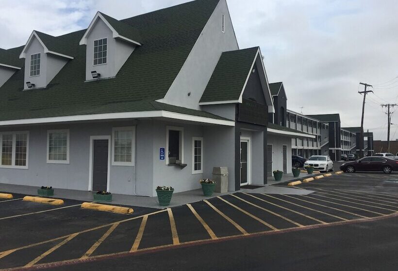 The Crossroads Hotel And Suites Irving