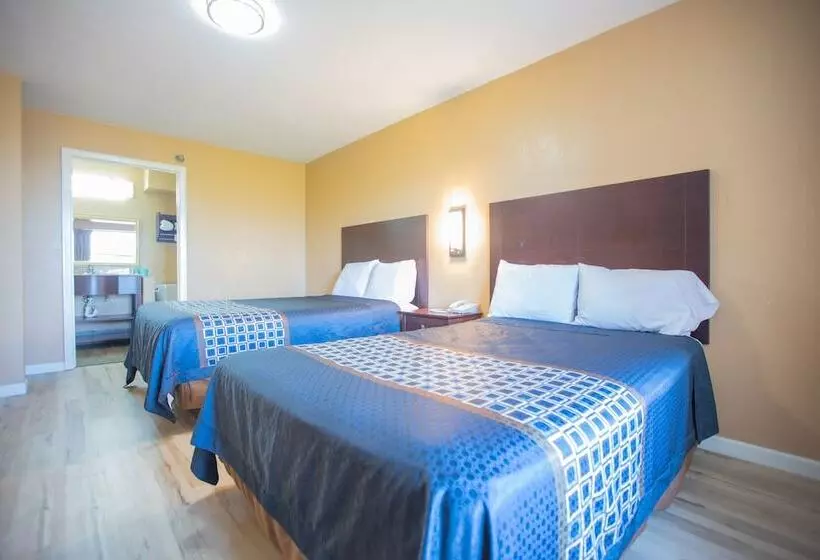 The Crossroads Hotel And Suites Irving