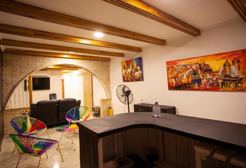 هاستل Hostal El Bando