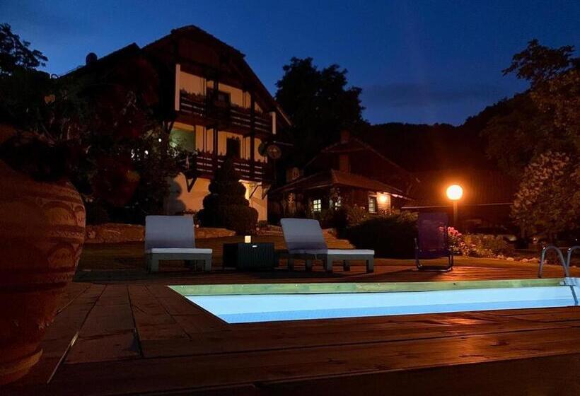 تختخواب و صبحانه Vila Djordjevic   Priroda Vas Okruzuje