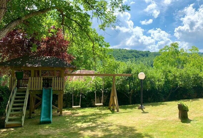 تختخواب و صبحانه Vila Djordjevic   Priroda Vas Okruzuje