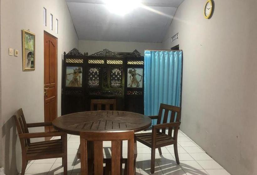 בית מלון כפרי Griya Borobudur Homestay Syariah Magelang Redpartner