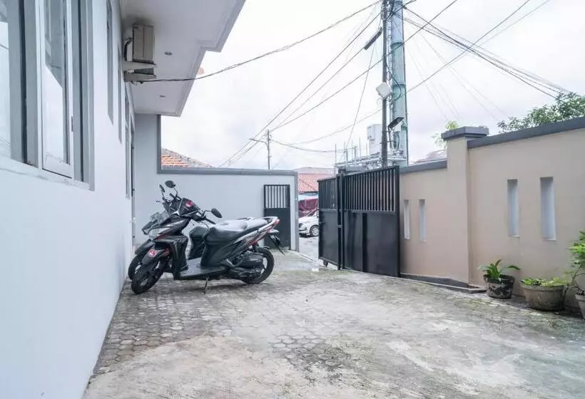 Hotelli Koolkost Syariah Near Universitas Moestopo Bintaro