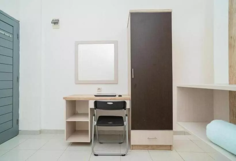 Hotelli Koolkost Syariah Near Universitas Moestopo Bintaro