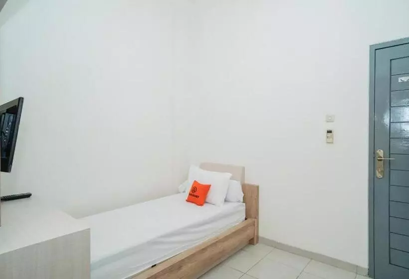 Hotelli Koolkost Syariah Near Universitas Moestopo Bintaro