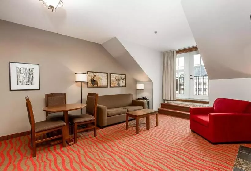 Hotelli La Tour Des Voyageurs Ii