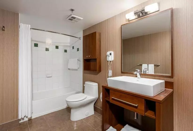 Hotelli La Tour Des Voyageurs Ii