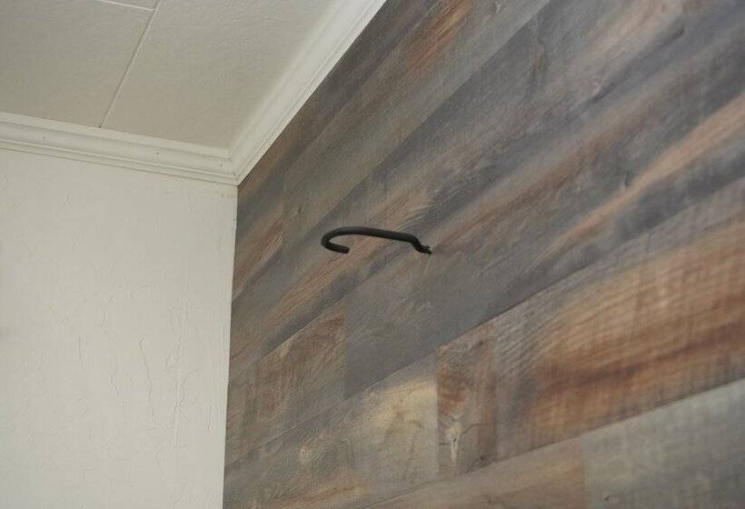 فندق على الطريق North Idaho Inn