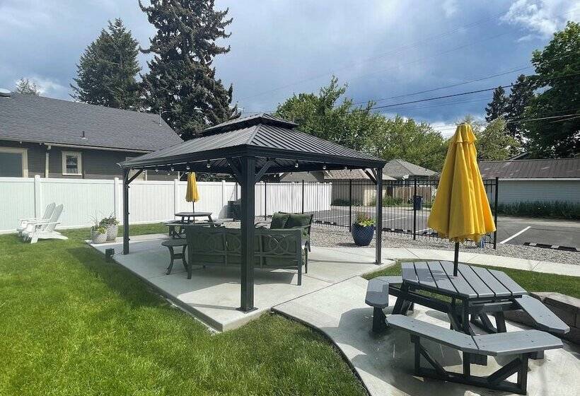 فندق على الطريق North Idaho Inn