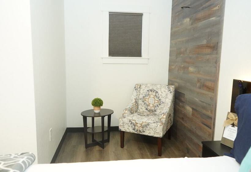 فندق على الطريق North Idaho Inn