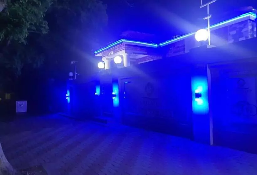 Majatalo Emirates Garden Lodge