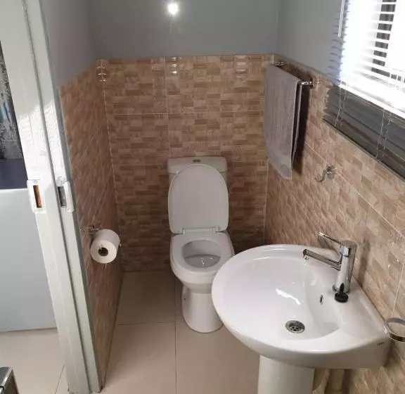 Majatalo Emirates Garden Lodge