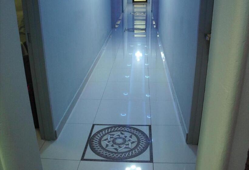 膳宿费 Emirates Garden Lodge