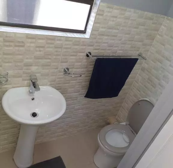 Majatalo Emirates Garden Lodge