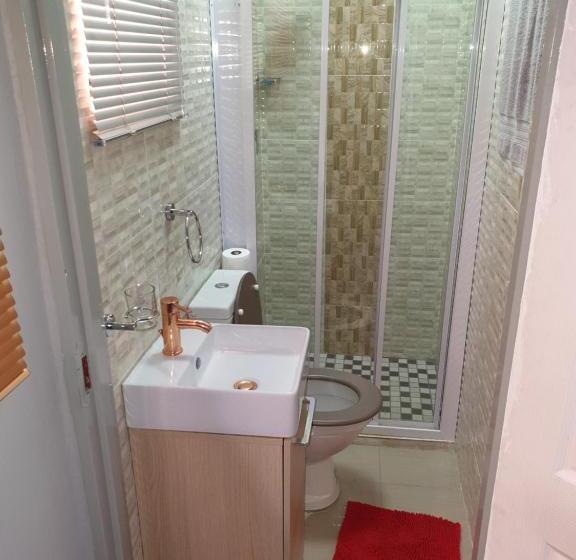 膳宿费 Emirates Garden Lodge