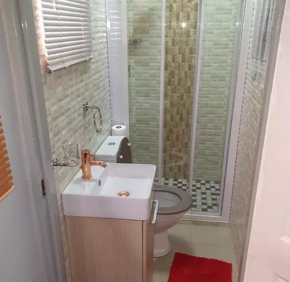 Majatalo Emirates Garden Lodge