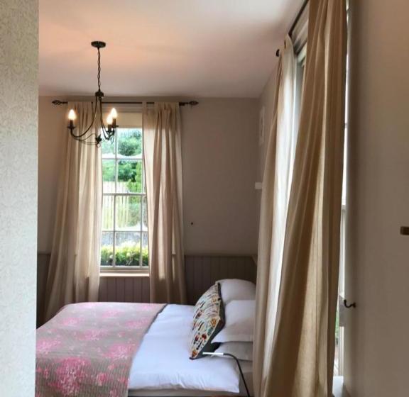 ユースホステル The Church House