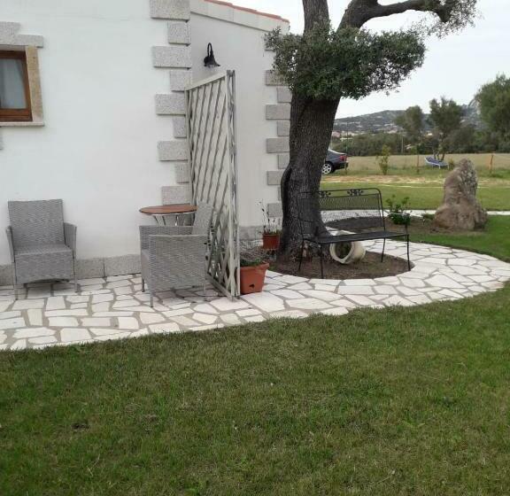 住宿加早餐  Lu Antu Alloggi Agrituristici