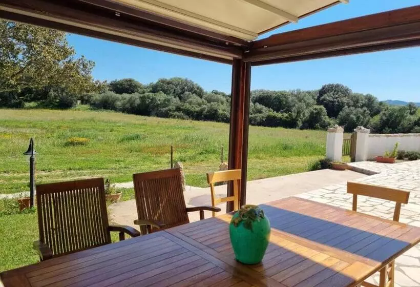 ベッドアンドブレックファースト Lu Antu Alloggi Agrituristici