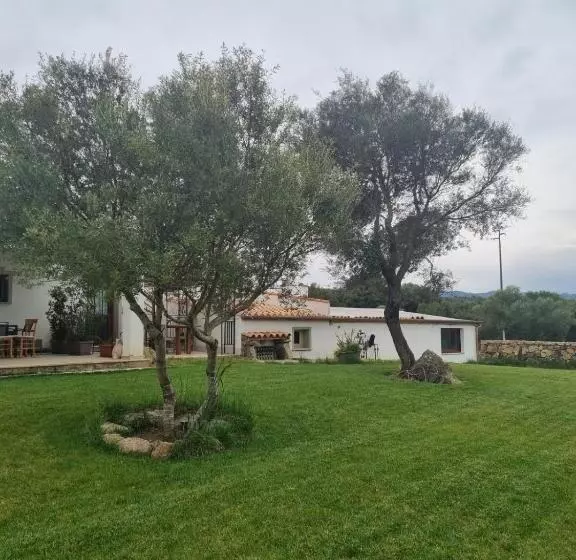 ベッドアンドブレックファースト Lu Antu Alloggi Agrituristici
